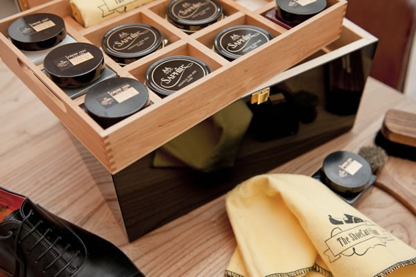 saphir shoe care kit
